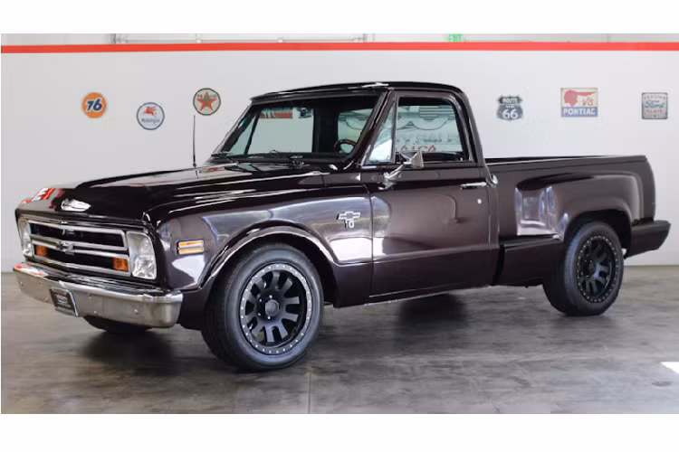 Với suy nghĩ đó, chiếc xe bán tải Chevrolet C10 1968 trang bị động cơ Hellcat này có thể là một thứ gây nên cuộc xung đột căng thẳng giữa các nhóm fan hâm mộ cực đoan. Tuy nhiên, có lẽ mọi người sẽ sẵn sàng tha thứ cho chiếc xe này một lần bởi chất lượng chế tạo tuyệt vời cùng công suất 745 mã lực ấn tượng của nó.