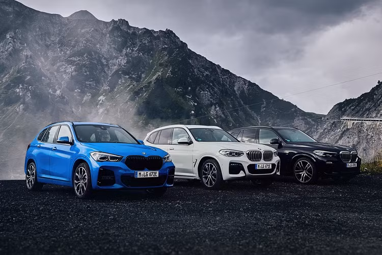 Cách đây 2 tháng, BMW đã mở rộng dòng sản phẩm của X3 với phiên bản plug-in hybrid. Hôm qua (1/1), mức giá của mẫu xe này được hé lộ. Theo báo cáo của trang Cars Direct, BMW X3 xDrive30e 2020 mới sẽ có giá từ 49.545 USD.