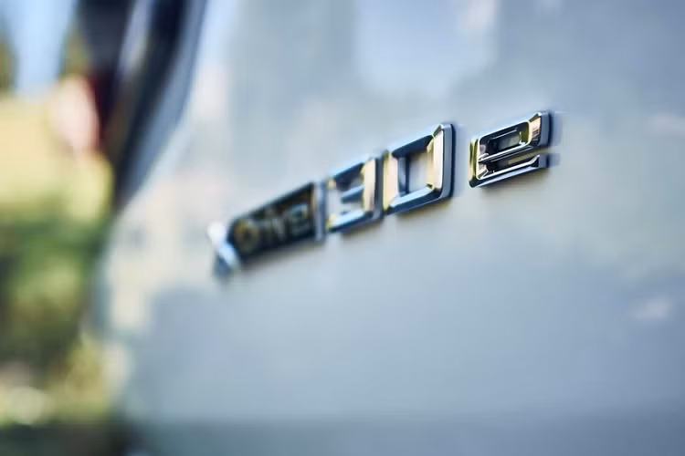 Ra mắt vào năm 2003, X3 được BMW định nghĩa là dòng xe SAV hạng sang cỡ trung. Năm 2018, thế hệ thứ 3 của BMW X3 được vén màn với thiết kế thể thao, động cơ mạnh mẽ và hàng loạt công nghệ hiện đại đi kèm.