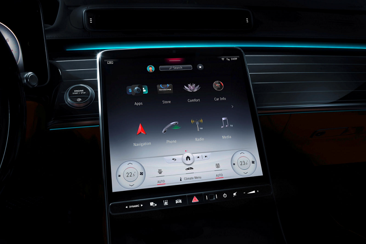 Mẫu xe sang Mercedes-Benz S-Class 2021 hiện có 2 model: S500 4MATIC và S580 4MATIC. Phiên bản S580 4MATIC được trang bị động cơ tăng áp kép V8 4.0L cho công suất 495 mã lực và mô-men xoắn 699 Nm.