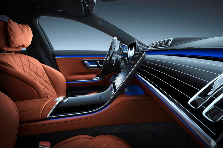 Mới nhất trong số này là công nghệ đèn pha kỹ thuật số Digital Light, tùy chọn này có giá 2.597 USD. Tính năng đánh lái bánh sau giúp vận hành xe linh hoạt hơn cũng làm giá bán tăng thêm 1.777 USD.