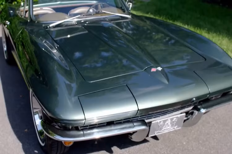 "Nhân tiện, họ nói với tôi rằng đang chế tạo một chiếc Corvette chạy điện có thể đi được 321 km/h, và nếu đó là sự thật, tôi rất mong được lái một chiếc như vậy”, ông Biden mới đây cho biết thêm. 