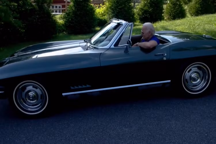 Tỷ số nén rất cao của động cơ này yêu cầu nhiên liệu phải là loại có trị số ốc-tan 103-vốn dành cho xe đua. Loại nhiên liệu này chỉ có ở một số trạm dịch vụ nhất định. Rõ ràng đây không phải là động cơ dành cho người lái xe bình thường. 