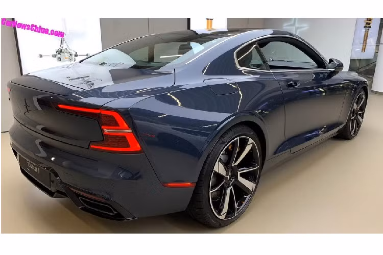 Với tên gọi Trung Quốc là “极星1”, Polestar 1 2021 mới được sản xuất tại tỉnh Thành Đô, Trung Quốc và dựa trên cấu trúc nền tảng SPA từ Volvo.