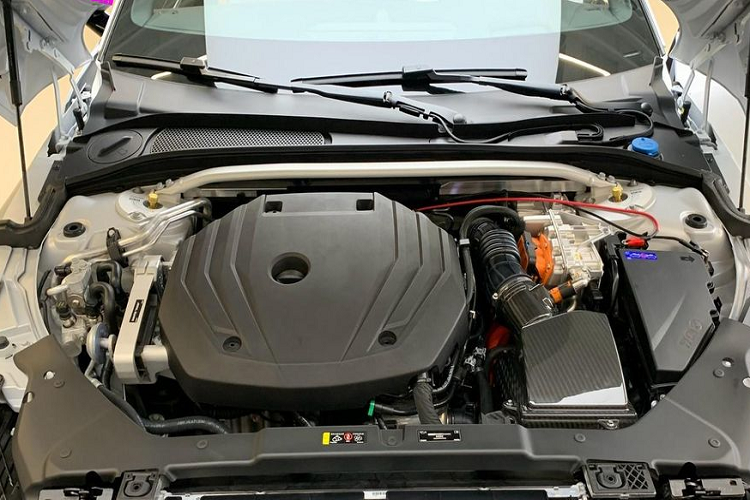 Khối động cơ phức tạp của Polestar 1