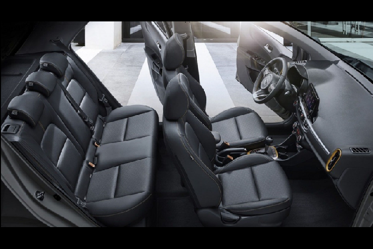 Một loạt các công nghệ hỗ trợ người lái tiên tiến khác được Kia bổ sung bao gồm Hỗ trợ tránh va chạm tại điểm mù, Hỗ trợ tránh va chạm giao thông cắt ngang phía sau, Hỗ trợ chống va chạm phía sau, Hỗ trợ giữ làn đường, Hỗ trợ tránh va chạm phía trước và Cảnh báo người lái.