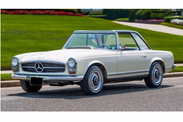 Chiếc Mercedes-Benz 280 SL tại Việt Nam này có thể là một trong những chiếc SL thế hệ cũ (W113) hiếm hoi được đưa về trước trong gian đoạn thập niên 70, đây quả thực là một mẫu xe hàng độc, hiếm có tại Việt Nam chắc chắn sẽ làm giới chơi xe cổ điển quan tâm, săn lùng nếu nó được rao bán để bổ sung vào bộ sưu tập.