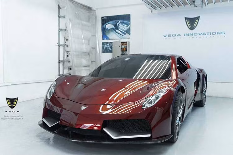 Vào năm 2015, mẫu siêu xe điện của Sri Lanka được biết đến với tên gọi "Dự án Vega" đã xuất hiện trên nhiều mặt báo. Mẫu xe được sản xuất bởi đơn vị Vega Innovations với công suất 900 mã lực.