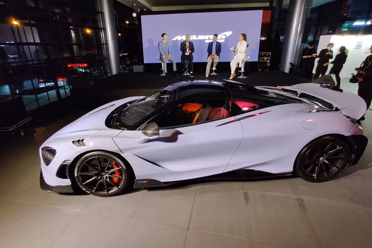 Như vậy, các đại gia ở Thái Lan chính là những người đầu tiên ở Đông Nam Á sở hữu dòng siêu xe phiên bản giới hạn McLaren 765LT. Trước đó, đại gia ở Singapore, Malaysia hay Indonesia cũng đã được giới thiệu siêu xe McLaren 765LT nhưng việc giao hàng nhanh nhất vào Quý I năm 2021.