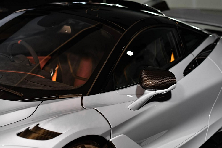 McLaren 765LT sẽ là một chiếc siêu xe đua drag đỉnh hơn nữa so với McLaren 720S . Đầu tiên chính là việc khối động cơ V8, dung tích 4.0 lít, tăng áp kép quen thuộc của siêu xe McLaren 720S vẫn được trang bị cho McLaren 765LT. Nhưng các kỹ sư Anh đã "phù phép" lại nhằm mang đến cho xe công suất tối đa 755 mã lực, cao hơn 35 mã lực so với McLaren 720S.