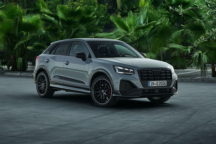 Về công nghệ an toàn, Audi Q2 2021 được trang bị hệ thống cảnh báo chệch làn đường và phanh tự động khẩn cấp phía trước theo tiêu chuẩn, cùng ba gói tùy chọn "Drive", "Safety" và "Park", mỗi gói cung cấp các bộ hệ thống hỗ trợ người lái khác nhau. "Drive" và "Park" là hai gói cần thiết hơn cả với tính năng hỗ trợ va chạm bên hông, cảnh báo xe cắt ngang phía sau và bộ cảm biến phía trước/sau của Audi.