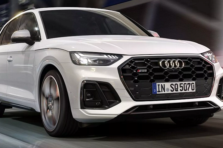 Mẫu xe SUV Audi SQ5 thế hệ hiện tại có 2 tùy chọn động cơ bao gồm máy xăng TFSI và máy dầu TDI được giới thiệu lần đầu tiên tháng 2 năm 2019. Cả 2 tùy chọn động cơ đều có cấu hình máy V6 3.0L tăng áp.