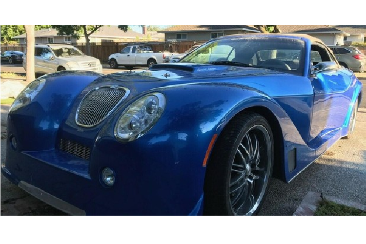 Cuối cùng, giá xe Ford Mustang 1996 này đang rao bán giá 34.000 USD (tương đương 788 triệu đồng), và có lẽ sẽ phải lâu lâu mới bán được bởi khó ai muốn rước về một chiếc Mustang mà chẳng giống Mustang thế này.