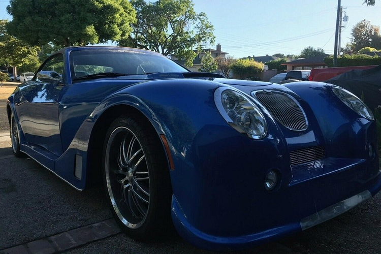 Mẫu xe cơ bắp Ford Mustang được đánh giá thành công nhất lịch sử Mỹ, và do vậy nên không dễ gì để được sở hữu một chiếc. Mustang, đối thủ chính của những Chevrolet Camaro và Dodge Challenger, là một cơ sở tốt đối với bất cứ ai muốn tiếp cận xe hiệu suất cao, và với thế hệ thứ 6 đã có mặt trên thị trường từ năm 2015, ta có thể tìm thấy nhiều chiếc Mustang cũ giá hời được chào bán trên mạng.