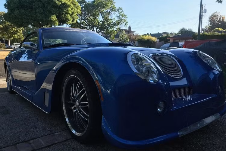 Mẫu xe cơ bắp Ford Mustang được đánh giá thành công nhất lịch sử Mỹ, và do vậy nên không dễ gì để được sở hữu một chiếc. Mustang, đối thủ chính của những Chevrolet Camaro và Dodge Challenger, là một cơ sở tốt đối với bất cứ ai muốn tiếp cận xe hiệu suất cao, và với thế hệ thứ 6 đã có mặt trên thị trường từ năm 2015, ta có thể tìm thấy nhiều chiếc Mustang cũ giá hời được chào bán trên mạng.