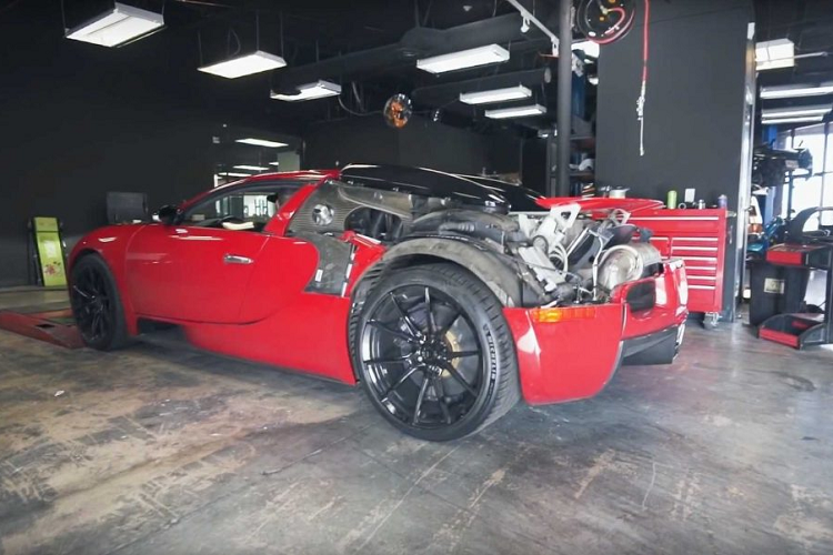 Đối với chiếc Bugatti Veyron đặc biệt này với hệ thống xả độ, gần đây nó đã trải qua một cuộc thử nghiệm trên dyno, xe đạt 897 mã lực và mô-men xoắn 1.232 Nm đo tại các bánh xe. 