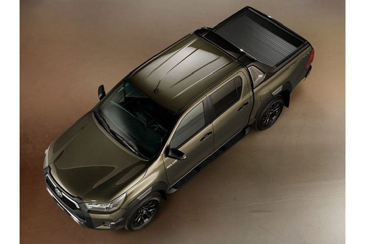 Ngoài ra, màn hình thông tin giải trí cảm ứng trên xe nay có thêm các nút cứng để người dùng thao tác dễ dàng hơn. Bên cạnh đó, hệ thống thông tin giải trí với màn hình 8 inch tiêu chuẩn tương thích Apple CarPlay và Android Auto.