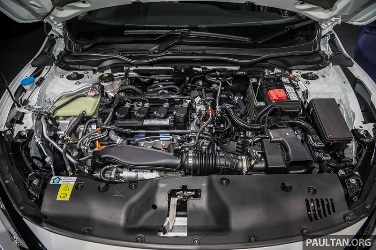 Tiếp tới, trên 3 phiên bản của Civic 2020, gồm 1.8 S; 1.5 TC và 1.5 TC-P sẽ có sự khác biệt về trang bị mâm xe. Cụ thể, bản 1.8S sử dụng mâm 16 inch, bản 1.5 TC sử dụng mâm 17 inch và bản cao cấp 1.5 TC-P sử dụng mâm 18 inch.