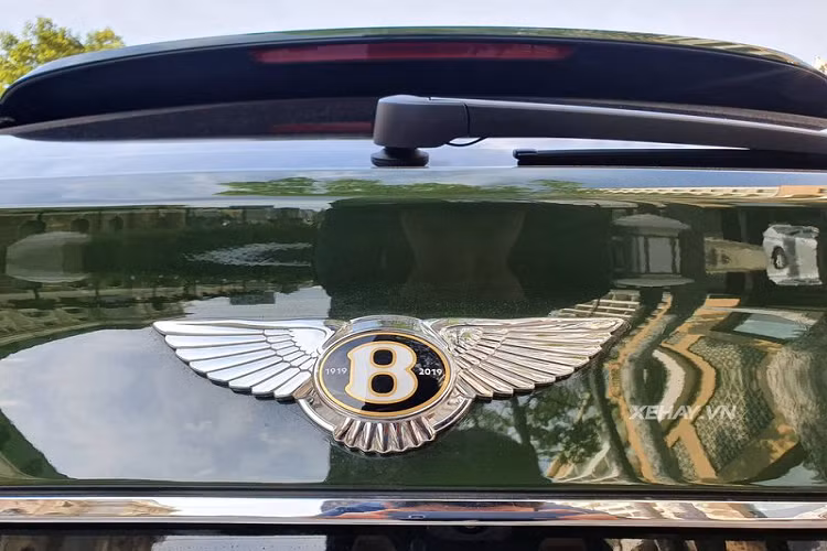 Được biết, Bentley chỉ cho phép đặt hàng phiên bản đặc biệt kỉ niệm 100 năm này với thời gian được giới hạn từ tháng 10/2018 đến tháng 10/2019.