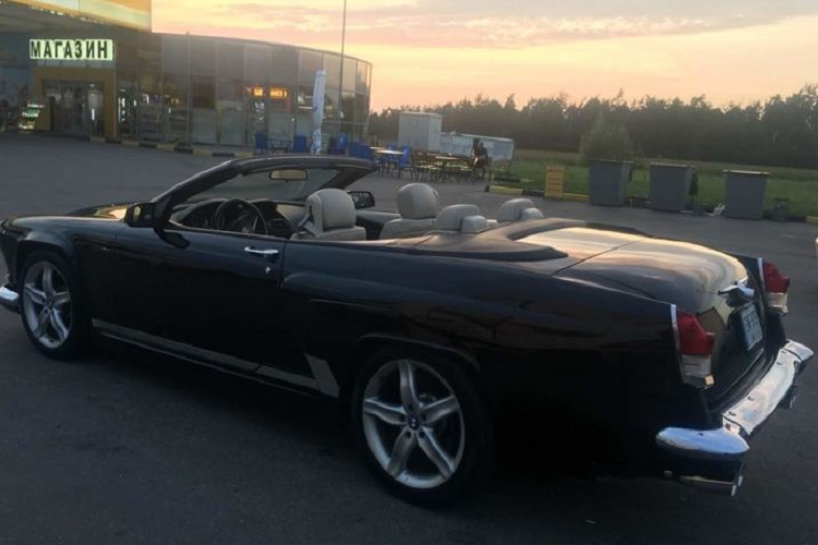 Có tên Spec Auto Tuning, xưởng độ này sở hữu một bộ sưu tập xe ấn tượng, kết hợp kỹ thuật ôtô hiện đại với phong cách thiết kế cổ điển, khiến người ta nhớ lại những ngày xưa cũ. Khi ghé thăm xưởng độ này, chúng ta có thể bắt gặp một chiếc BMW 7-Series thế hệ E32, được sản xuất từ năm 1986 - 1994, nhưng mang kiểu dáng như xe ôtô Liên Xô thập niên 70.