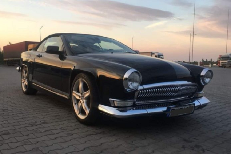 Thế nhưng, tại đất nước Ukraine lại tồn tại một xưởng đi ngược xu hướng này khi chuyên biến xe sang BMW và Mercedes-Benz đời mới thành những chiếc ôtô mang phong cách thời còn chế độ Xô Viết.