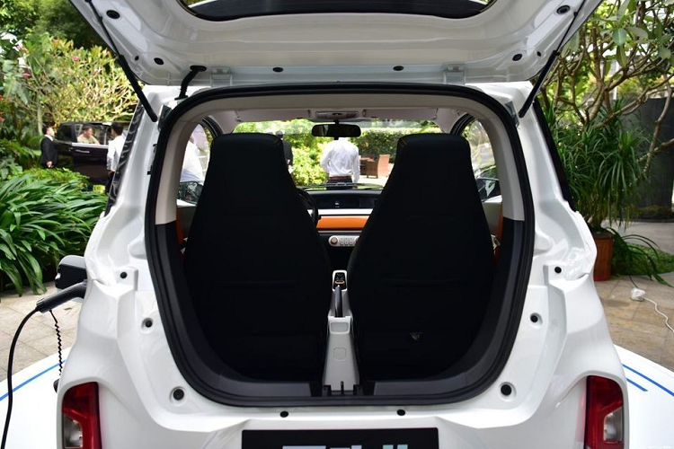 Tại thị trường Trung Quốc, giá xe Oshan Neo II bán ra 2 phiên bản từ 39.900 - 42.900 Nhân dân tệ (khoảng 135 - 145 triệu đồng).