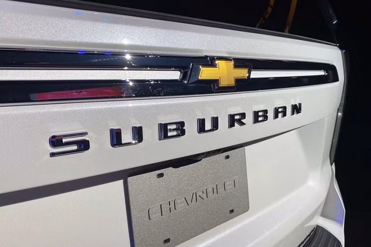 Cuối cùng, các fan của dòng xe Mỹ chắc hẳn sẽ trông đợi vào bộ lốp mọi địa hình cũng như lớp áo ngoại thất đơn giản nhưng mạnh mẽ.