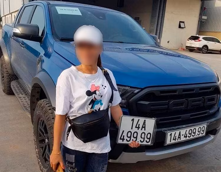 Ford Ranger Raptor hon 1 ty dong 