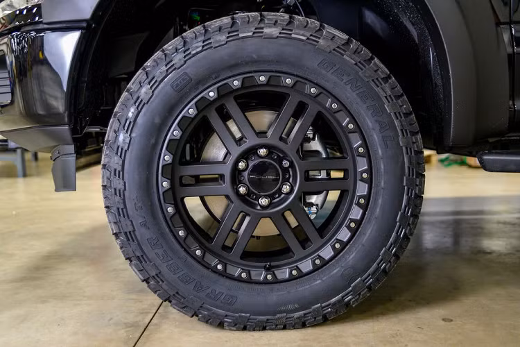 Sang tới Roush Ford F-150 SC 2020, xe được trang bị động cơ tương tự Nitemare với cùng một bộ siêu nạp cung cấp mức công suất tương đương.