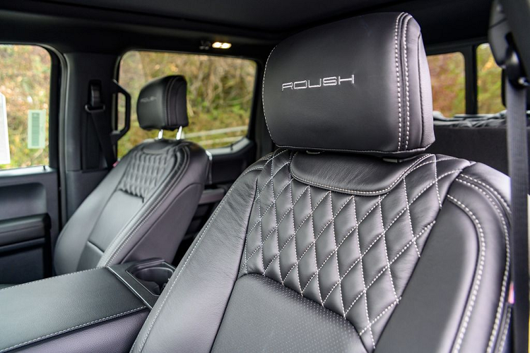 “Khách hàng mua bán tải của chúng tôi luôn kỳ vọng về mức công suất khủng và khả năng off-road thuyết phục,” trích lời Jack Roush Jr. “Cả 2 chiếc Nitemare và F-150 SC đều đem lại cảm giác phấn khích khi cầm lái cho dù bạn di chuyển trên đường, kéo 1 chiếc thuyền phía sau hay đặc biệt là trên những bài thử off-road.”