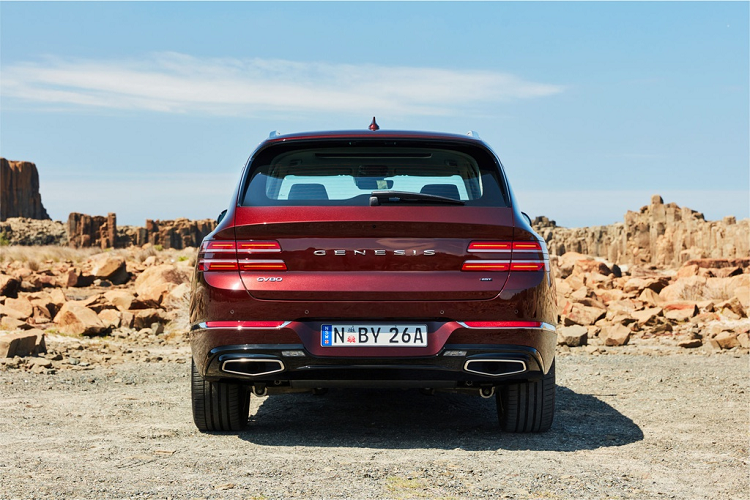 Khách hàng có thể chi thêm 7.044 USD để sở hữu gói Luxury và 1.408 USD cho tùy chọn màu sơn mờ. Hai gói trang bị bổ sung này có thể được sử dụng cho tất cả biến thể của Genesis GV80 thế hệ mới tại Australia.