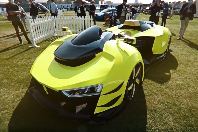 Một trong những tính năng tuyệt nhất của chiếc xe này là hệ thống lái và hệ thống treo khí thích nghi mà được phát triển từ đầu và kiểm tra cặn kẽ bởi Engler. Họ đã triển khai một hệ thống gọi là Extreme Cornering System, cho phép người lái trải nghiệm cảm giác vào cua cực gấp mà không bị văng ra khỏi chiếc xe. Phát triển hệ thống bẻ lái phức tạp của siêu xe máy 4 bánh đầu tiên trên thế giới là một nhiệm vụ khó khăn nhưng các kỹ sư của Engler đã cố gắng hoàn thành, cung cấp một phương tiện kết hợp sức mạnh của siêu xe ô tô với sự linh hoạt của một chiếc superbike.