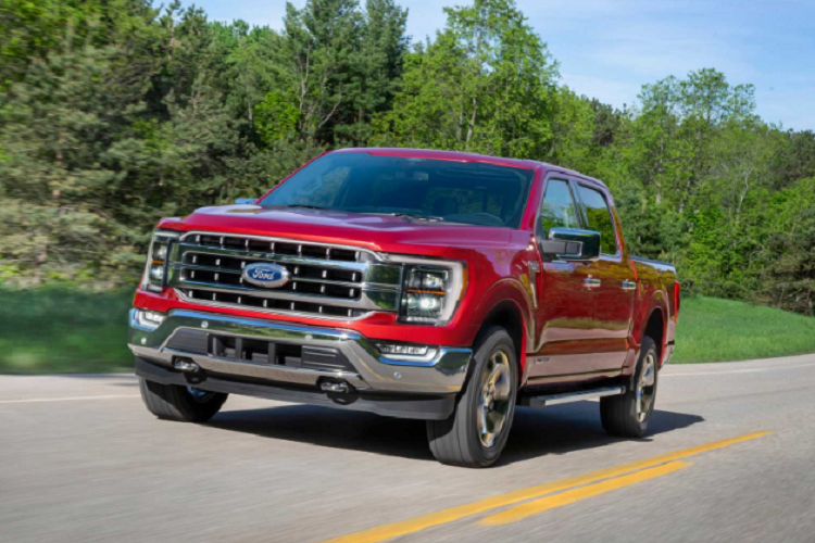 Ngoại hình xe nổi bật và nam tính hơn. Trong khi nội thất được thay đổi toàn diện về độ tiện nghi, đa dụng và công nghệ cao. Chiếc xe thế hệ mới không chỉ đẹp hơn mà còn cứng cáp hơn, có sức kéo và sức bền tốt hơn đi cùng khả năng tùy biến linh hoạt cho mọi hoạt động sản xuất, lao động.