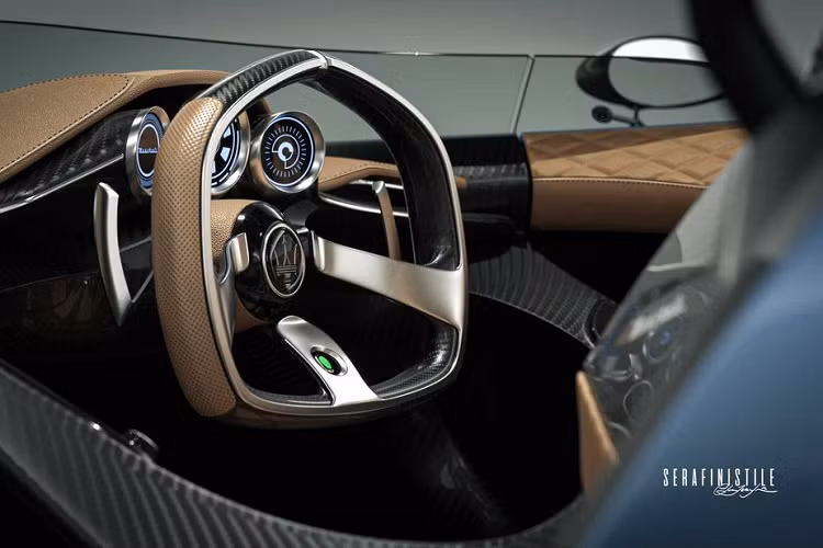 Không gian nội thất với các chất liệu cấu tạo chủ yếu là da và carbon