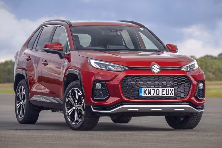 Vào tháng 7/2020 vừa qua, Suzuki đã giới thiệu mẫu SUV mới có tên gọi Across. Điểm khiến Suzuki Across 2021 mới gây được chú ý là bởi dòng xe này được phát triển dựa trên khung gầm, động cơ của Toyota RAV4 bản PHEV (plug-in hybrid, hybrid cắm sạc).