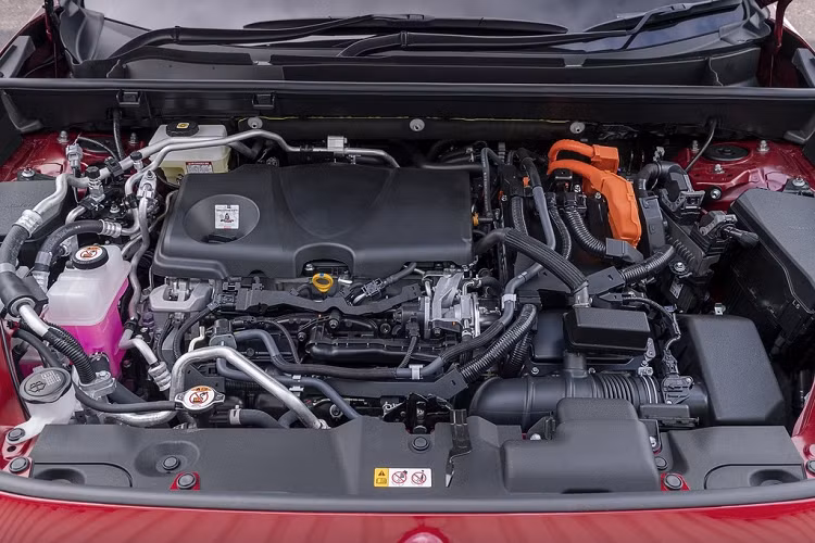 Xe được trang bị động cơ xăng I4 2.5L kết hợp với 2 động cơ điện, đi kèm hộp số CVT và hệ dẫn động 4 bánh toàn thời gian. Thông số công suất và mô-men xoắn chi tiết của Across không được Suzuki công bố. Trên Toyota RAV4 PHEV, hệ thống plug-in hybrid này sản sinh tổng công suất 302 mã lực.