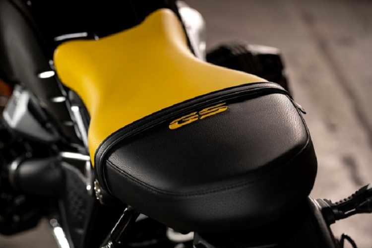 Phiên bản BMW R nineT Urban G/S mới phiên bản "Edition 40 Years GS" được ra mắt với số lượng sản xuất giới hạn, với tông màu ngoại thất lấy cảm hứng từ mẫu xe R 100 GS, vốn đã trở thành tượng đài trong giới chơi xe từ cuối thập kỷ 80.