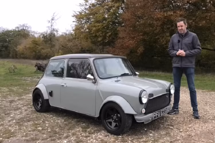 Trong gần 20 năm nay, một công ty nhỏ từ Anh Quốc gọi là Z Cars: Classics Reimagined đã cần mẫn phối hợp những khung gầm trọng lượng nhẹ và động cơ hiệu suất cao nhằm hoàn thành nhiệm vụ cung cấp những chiếc xe bé nhỏ, giá mềm mà chạy cực bốc cho khách hàng.