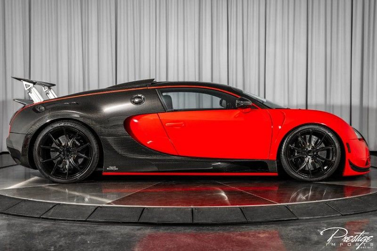 Trong suốt 10 năm vòng đời của mình kể từ khi dây chuyền sản xuất được khởi động vào năm 2005, Veyron không bao giờ làm những người mê xe thất vọng với những mẫu xe mang giá trị nghệ thuật cao, song song với đó chính là khả năng vận hành vượt trội so với những mẫu xe thời bấy giờ.