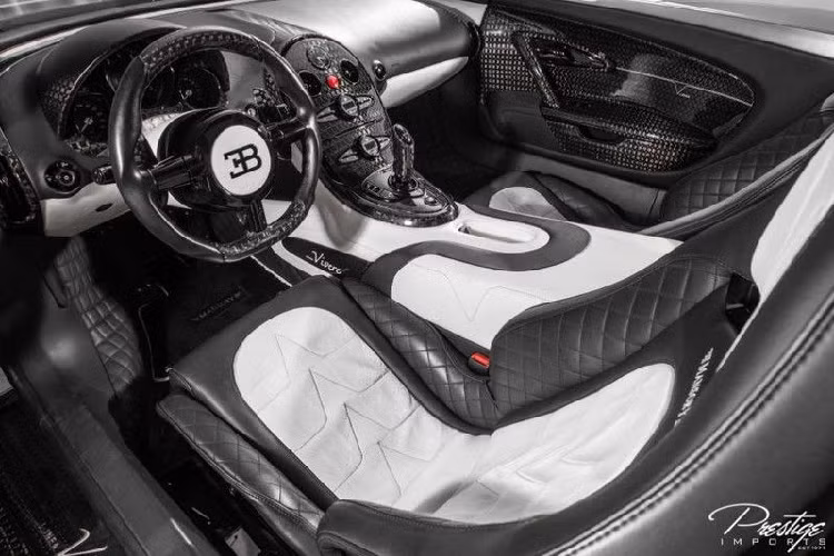 Với gói nâng cấp này, phần cản sau của xe có điểm tương đồng lớn với Super Sport như phần ống xả hay nắp động cơ. Tuy nhiên, Mansory đã thiết kế lại với nhiều chi tiết như hốc gió dạng lồi trên nắp động cơ,…Mansory sản xuất gần như tất cả các thành phần thân xe từ siêu nhẹ, sợi carbon rất mạnh và cứng. Quá trình đông cứng được tiến hành dưới áp lực cao và nhiệt độ trong nồi hấp cải thiện triệt để nhằm nâng cao chất lượng vật liệu.