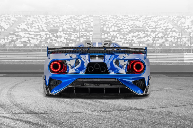 Đặc biệt, Mansory chỉ sản xuất đúng 3 chiếc Ford GT Le Mansory hàng hiếm để kỷ niệm 30 năm thành lập của hãng độ này. Mức giá xe Ford GT Le Mansory vẫn chưa được công bố.