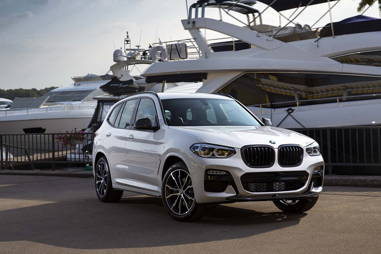 Tại Việt Nam, một số xe thể thao và xe sang BMW độ Larte Design đã từng về nước như Infiniti QX60 hay Maserati Levante.