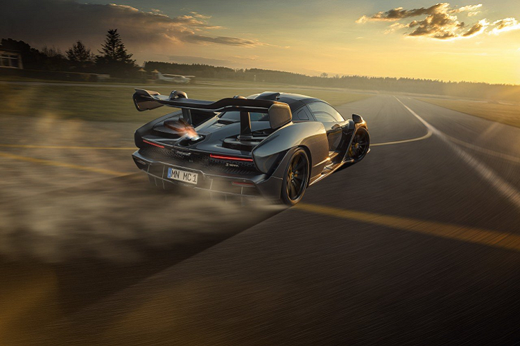 Với sức mạnh này, bản độ McLaren Senna sau khi qua tay Novitec chỉ tốn 2,7 giây để tăng tốc lên 100 km/h, nhanh hơn xe tiêu chuẩn 0,1 giây và đạt 200 km/h trong chỉ 6,5 giây, nhanh hơn 0,3 giây. Tốc độ tối đa của xe đạt được sẽ là 335 km/h, thấp hơn so với con số 341 km/h mà McLaren công bố trước đây.