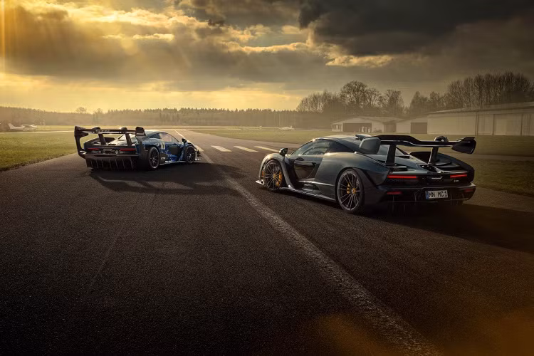 Trên Senna, những chi tiết khí động học mà hãng siêu xe McLaren thiết kế có thể tạo ra lực ép đến 800 kg, cánh gió phía sau cũng có thể hoạt động ở chế độ giảm lực kéo khi xe hoạt động ở tốc độ cao. Mặt khác, có thể Novitec đã không muốn phá vỡ những đường nét thiết kế của xe bởi McLaren Senna vì đây là một chiếc siêu xe đắt tiền và có thể sẽ khiến nó trở nên xấu hơn sau quá trình đó.