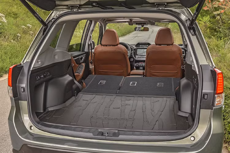 Cuối cùng, với phiên bản cao cấp nhất Subaru Forester Touring 2021 với giá bán 34,895 USD (khoảng 809 triệu đồng), xe sẽ trang bị hệ thống cảnh báo tài xế mất tập trung cùng một số nâng cấp khác.