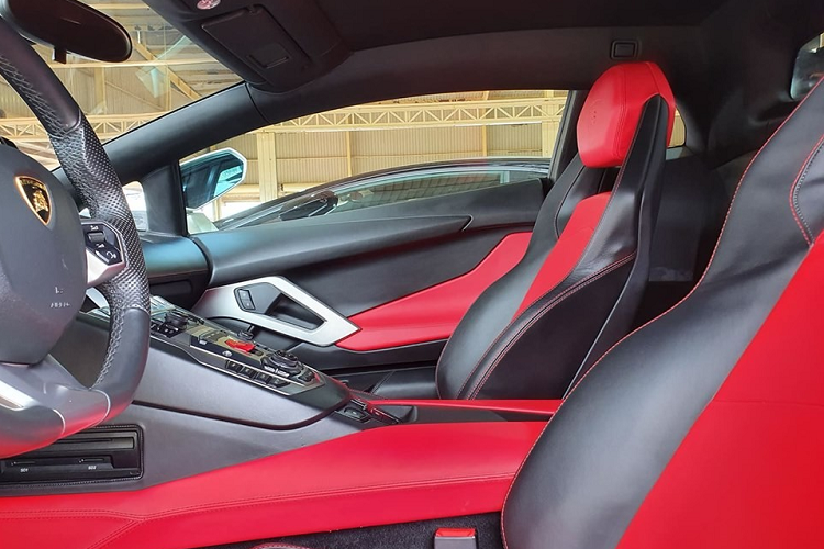 Hiện số lượng siêu xe biển Lào ở Việt Nam đang có 5 chiếc bao gồm Ferrari 458 Spider, McLaren 570S, Lamborghini Gallardo hay một chiếc Lamborghini Aventador LP700-4 độ Novitec của trưởng đoàn Car Passion đang sử dụng.