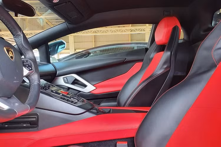 Hiện số lượng siêu xe biển Lào ở Việt Nam đang có 5 chiếc bao gồm Ferrari 458 Spider, McLaren 570S, Lamborghini Gallardo hay một chiếc Lamborghini Aventador LP700-4 độ Novitec của trưởng đoàn Car Passion đang sử dụng.