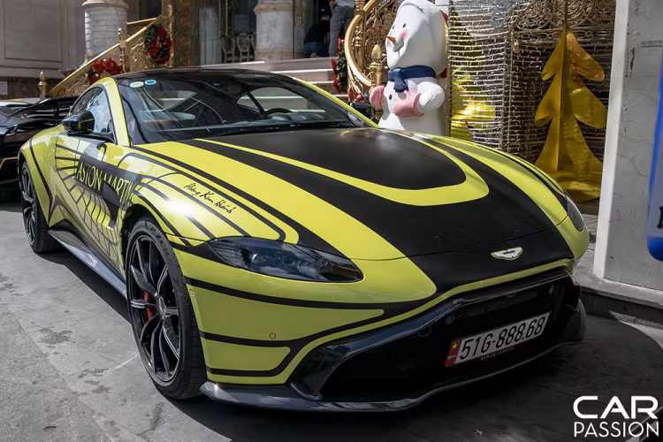 Ngoài siêu xe Aston Martin Vantage mới này, anh còn nổi tiếng trong giới chơi siêu xe với bộ sưu tập gồm những mẫu xe đình đám như Lamborghini Aventador S, Bentley Mulsanne EWB, Bentley Bentayga V8 phiên bản đặc biệt được sản xuất trong dịp kỷ niệm 100 năm thành lập hãng xe sang Bentley.