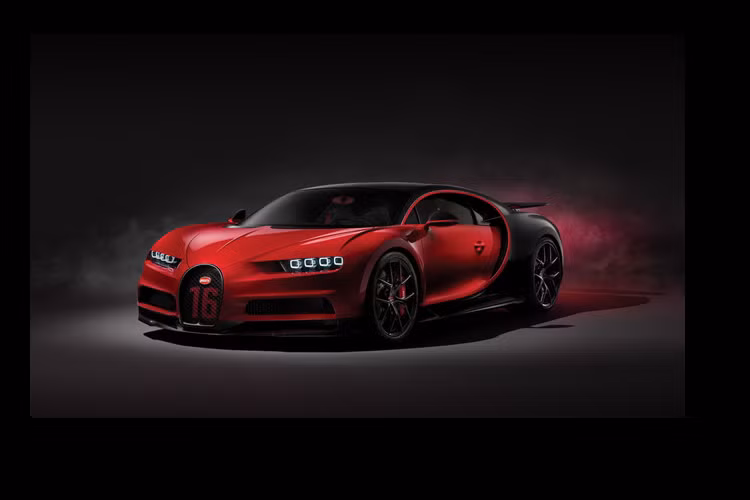  2. Bugatti Chiron Sport Được ra mắt vào năm 2018, Chiron Sport là một mẫu xe được Bugatti tạo dựng nên nhằm hướng tới khả năng vận hành trên đường đua. So với Chiron bản gốc, Chiron Sport có giá khởi điểm cao hơn khoảng 400,000 Đô.