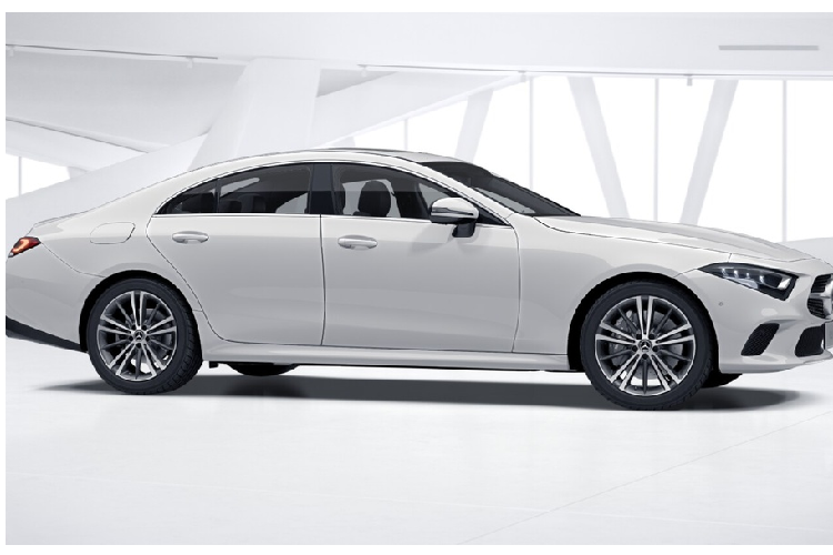 Sức mạnh của động cơ được truyền xuống cầu sau thông qua hộp số tự động 9 cấp 9G-TRONIC giúp Mercedes-Benz CLS 260 mới có khả năng tăng tốc từ 0 lên 100 km/h trong khoảng 8,7 giây trước khi đạt vận tốc tối đa 250 km/h. Mức tiêu thụ nhiên liệu của xe khá khiêm tốn: 7.2L/100 km.